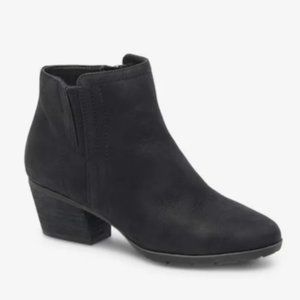 Blondo Valli Waterproof Booties 8.5